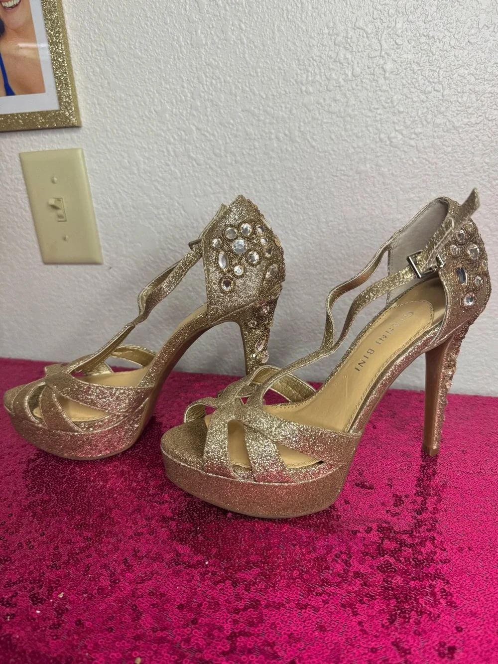 GIANNI BINI 🌟 Glitter Gold Jeweled Strappy Stiletto 4” Heels (Women’s 6)